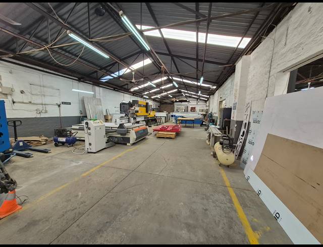 1,000M² WAREHOUSE FOR SALE IN BENROSE